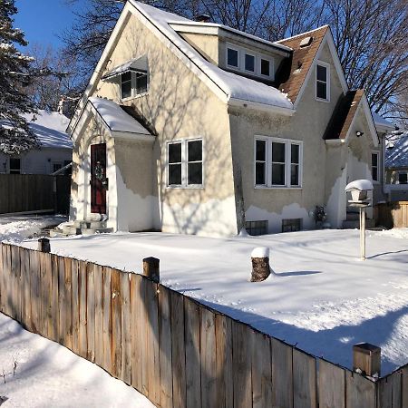 Meticulously Maintained One Bedroom Retreat! Minneapolis Exterior photo